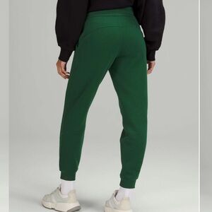Lululemon Scuba High-Rise Jogger
Everglade Green, Womens, Size 8